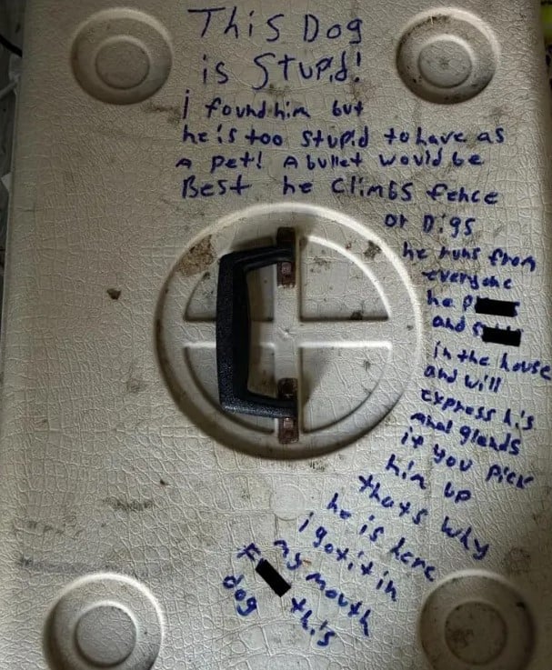 Разом із собакою залишили записку