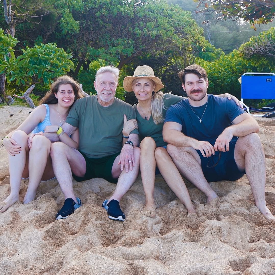 Чак Норріс із родиною