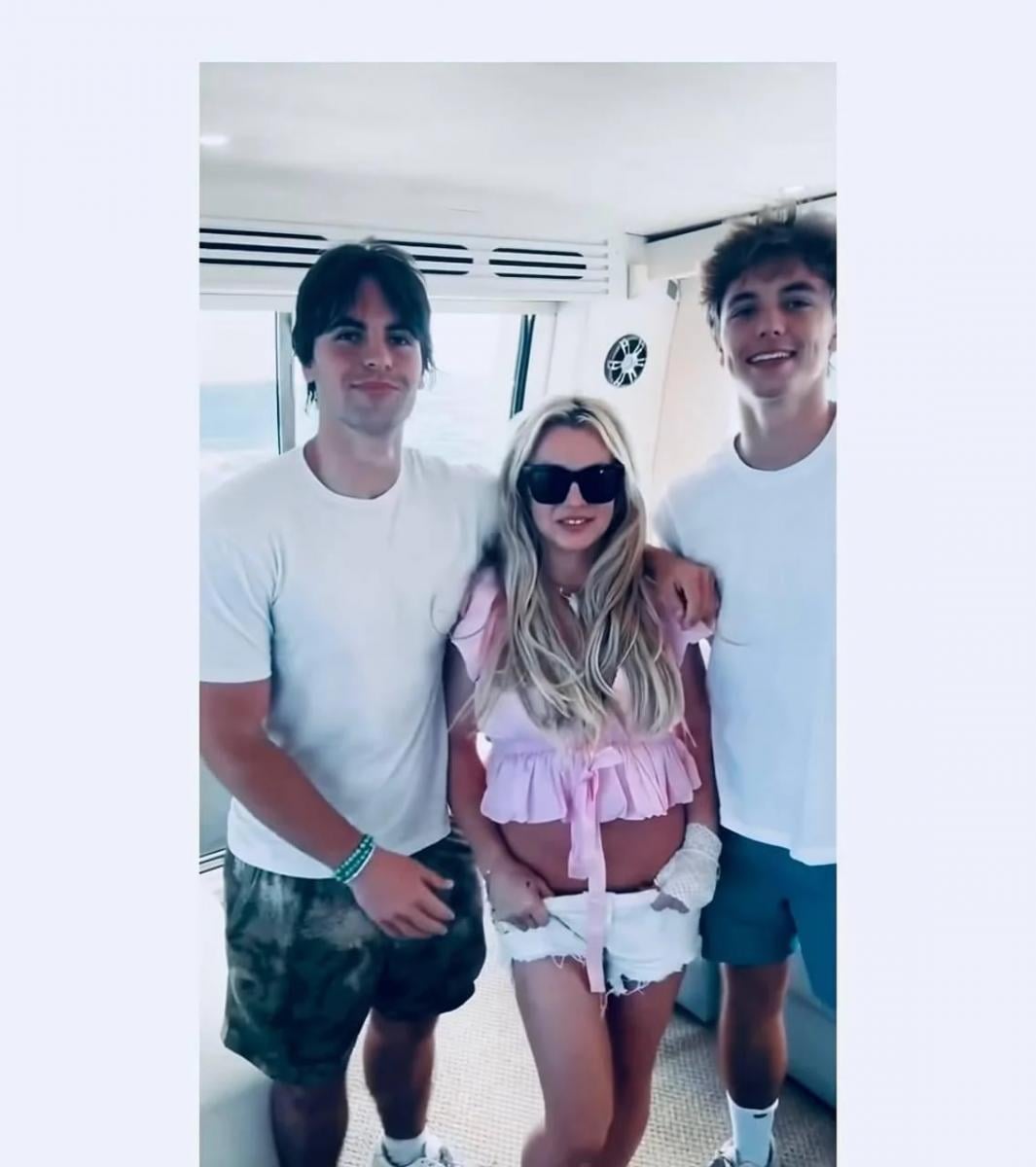 Брітні Спірс із синами