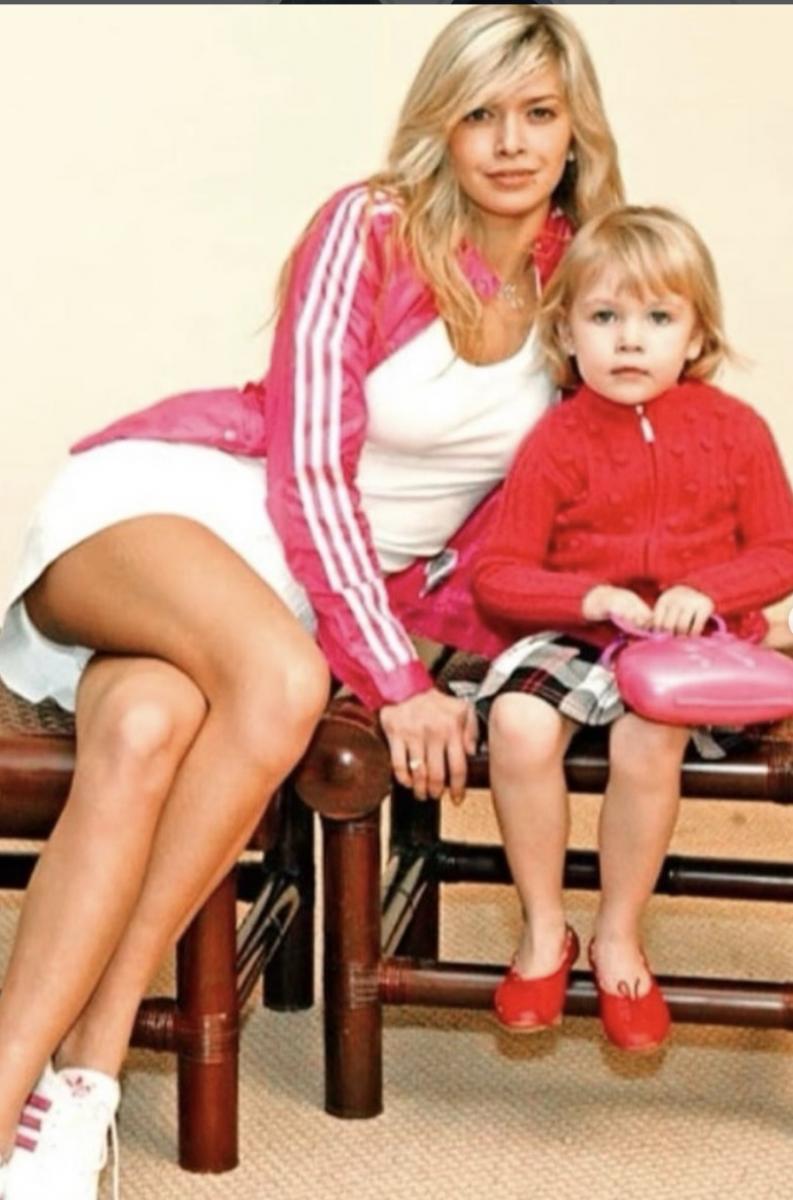 Віра Брежнєва поділилася фотографією своєї дорослої доньки 