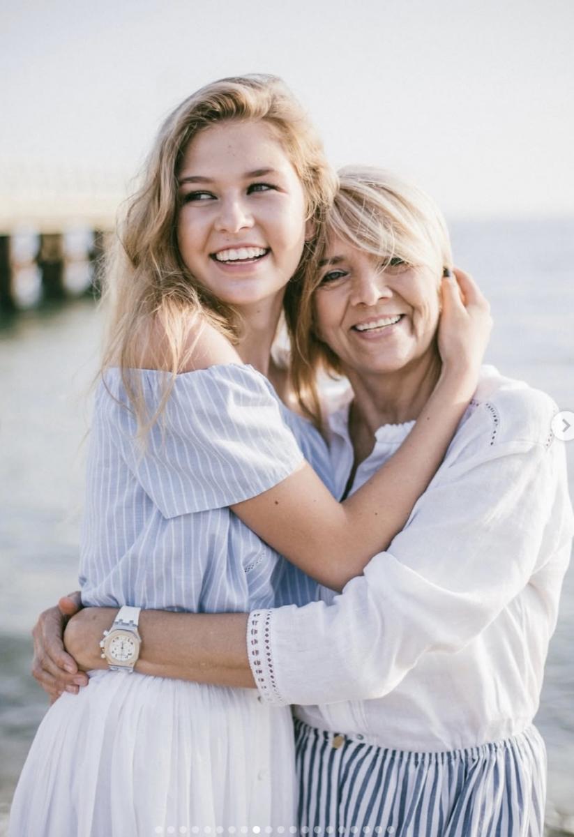 Віра Брежнєва поділилася фотографією своєї дорослої доньки 