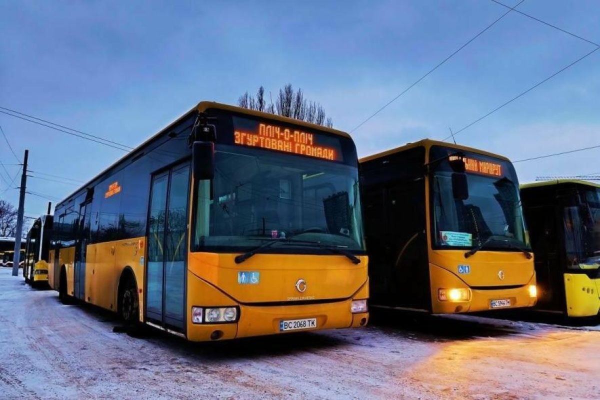 Проїзд дорожчає по Україні: де вже підняли ціни, хто стримує тарифи і чому це неминуче