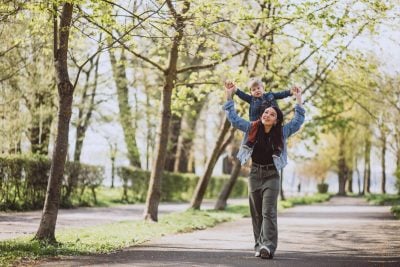 Аномальне тепло летить до України: де і коли потеплішає до +15