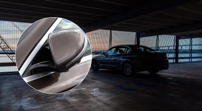 Лише один випадок: коли потрібно складати дзеркала авто на парковці