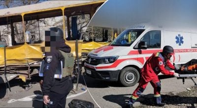 Десятки поранених: РФ влупила прямо по автобусу у Херсоні