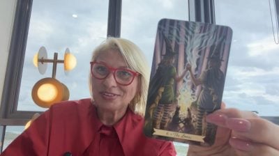 Анжела Перл, Таро 