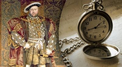 Короля подозревают в путешествиях во времени: что не так с его обувью