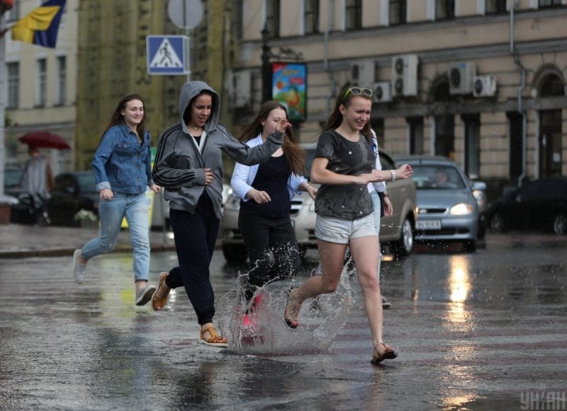 Погода готує сюрприз: де в Україні різко потеплішає та випадуть дощі