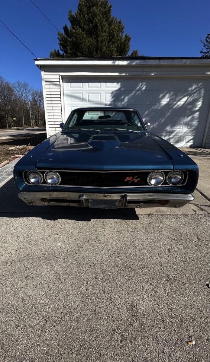 Син продає успадкований від батька рідкісний Dodge Coronet