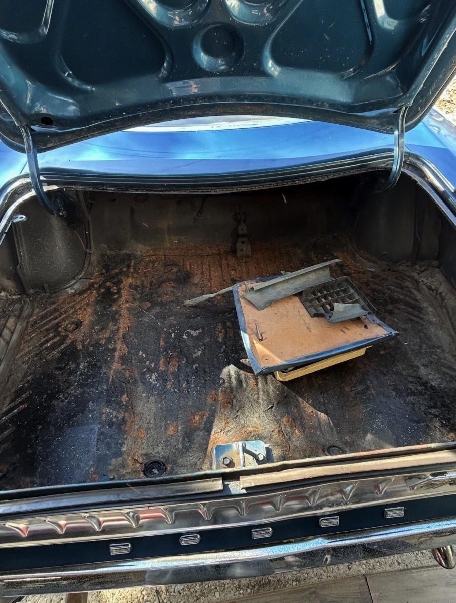 Син продає успадкований від батька рідкісний Dodge Coronet