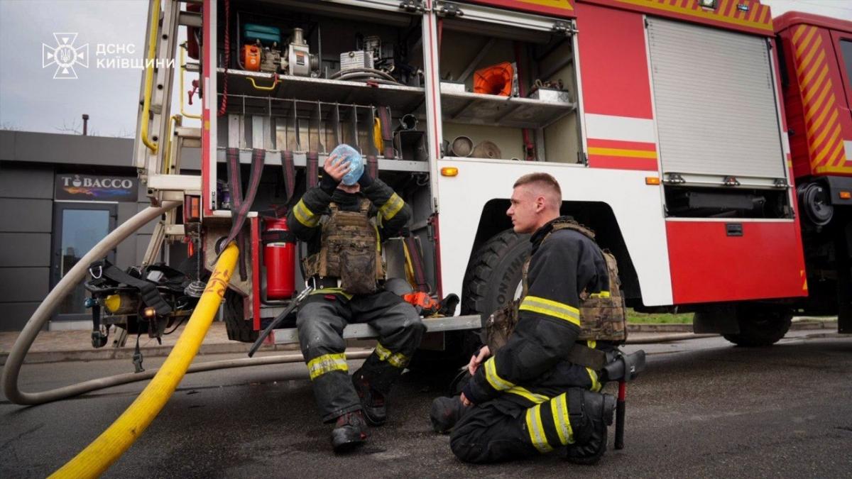 Наслідки удару по ветклініці в Чабанах 3 квітня