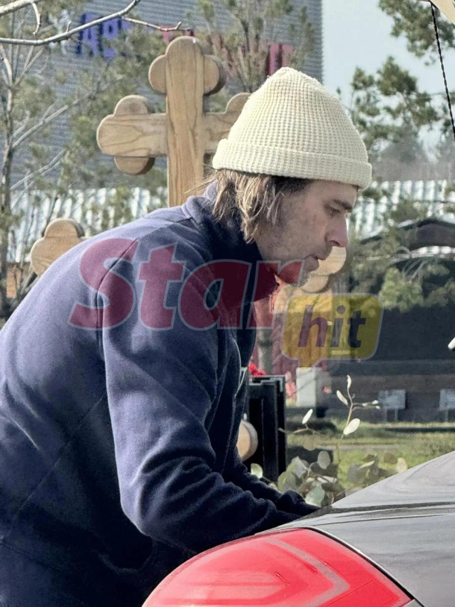 Чернишов біля могили Заворотнюк 