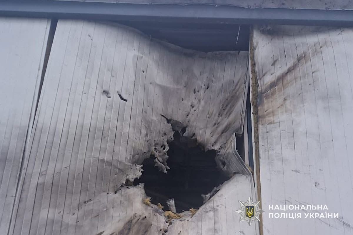 Наслідки удару по Нікополю 4 квітня