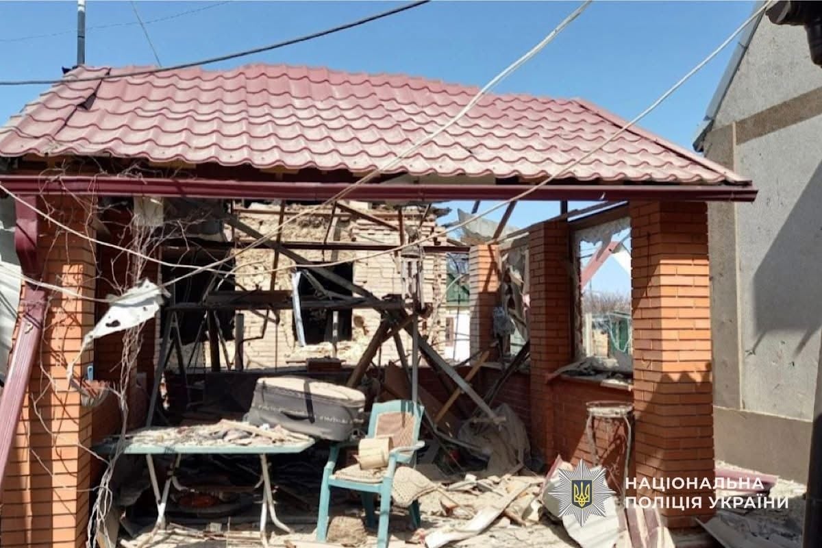 Наслідки удару по Нікополю 4 квітня