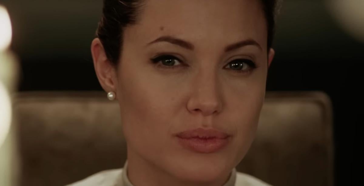 Джолі - визнана красуня Голлівуду Джолі - визнана красуня Голлівуду