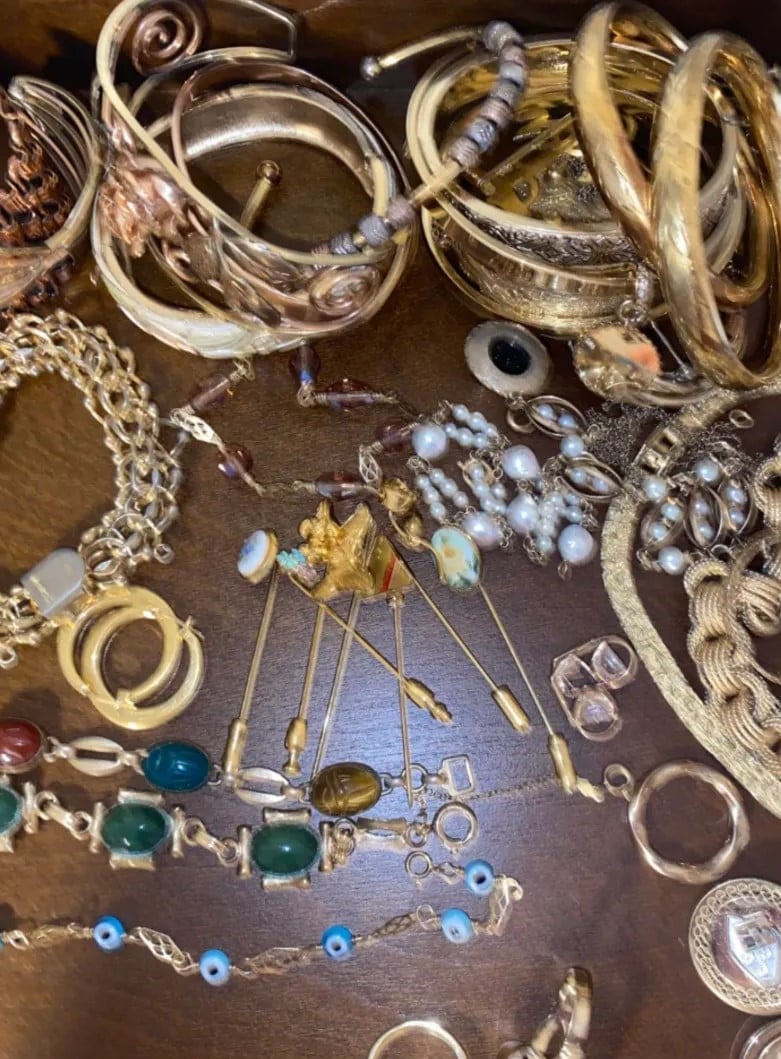 Общая оценка содержимого превысила 9000 долларов