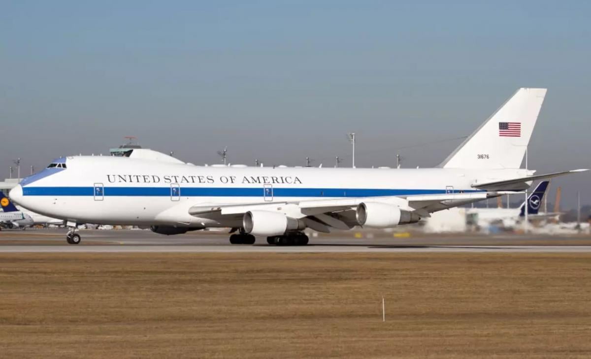 Boeing E-4B є повітряним командним центром США