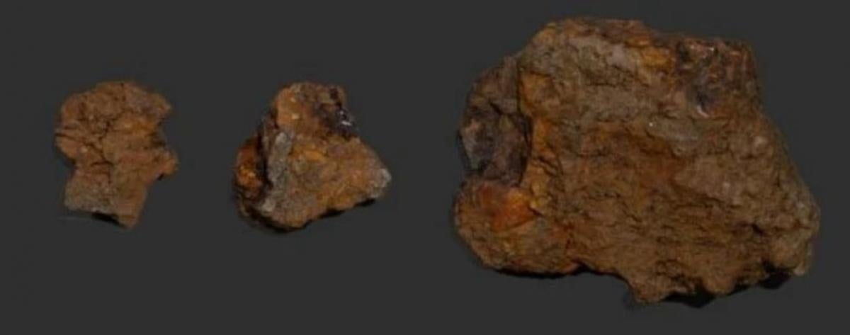 Три уламки, що відкололися від напівзруйнованого артефакту