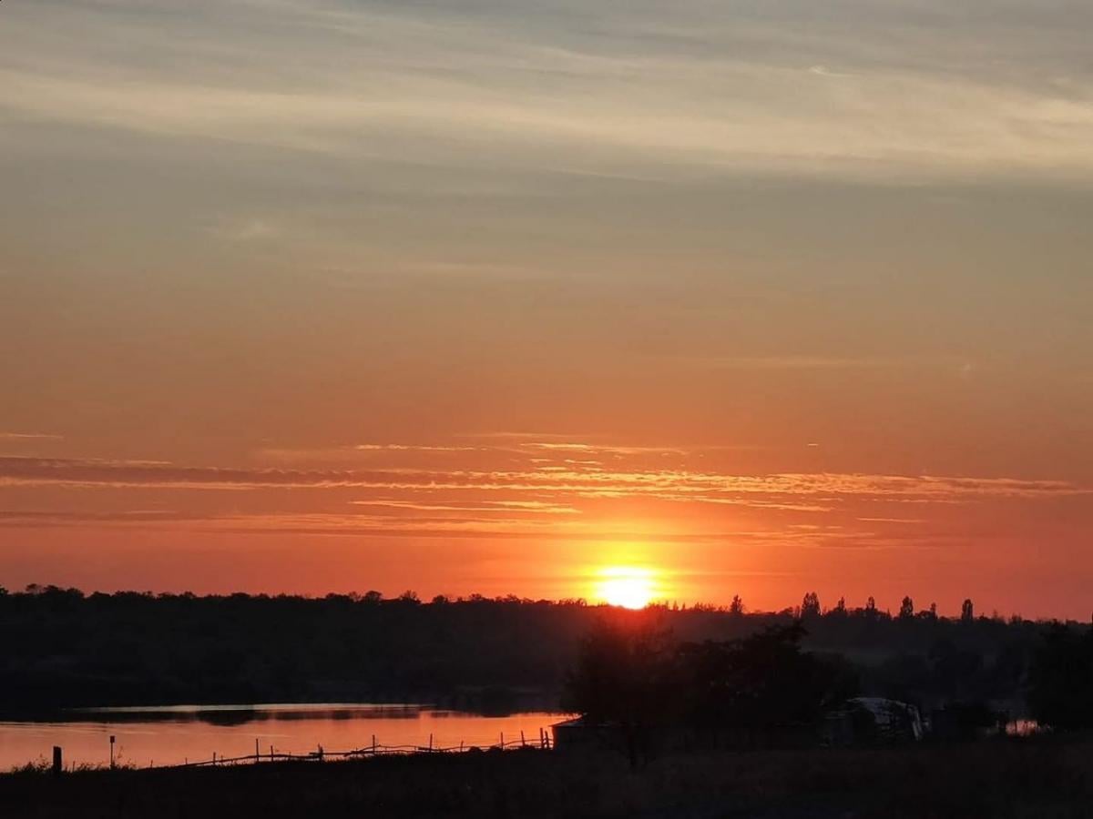 За словами Дар’ї Корх, навіть військові захоплюються заходами сонця на Донбасі За словами Дар’ї Корх, навіть військові захоплюються заходами сонця на Донбасі