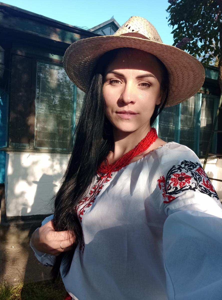 Навіть якщо весь світ буде проти Донбасу, це не змінить моєї любові до нього, запевнила Дар’я Корх Навіть якщо весь світ буде проти Донбасу, це не змінить моєї любові до нього, запевнила Дар’я Корх