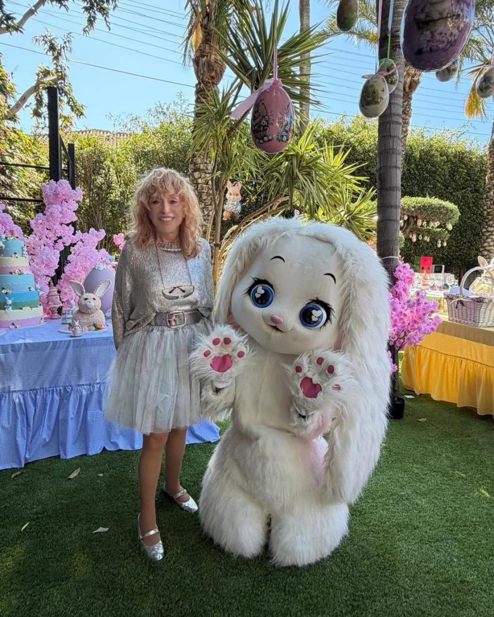 Как выглядела Алла Пугачева на Пасху Как выглядела Алла Пугачева на Пасху