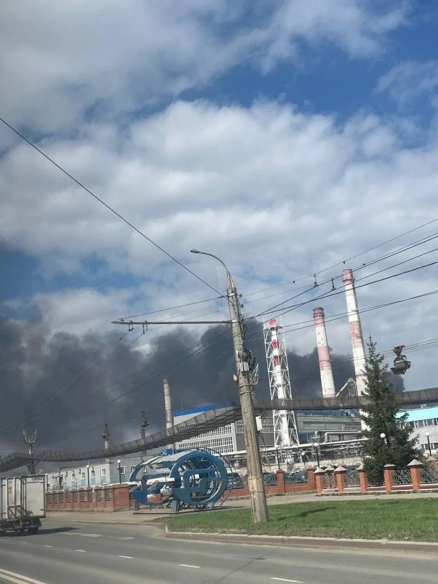 Важливий об'єкт в Башкортостан атакували БПЛА - стовп диму видно за кілометри