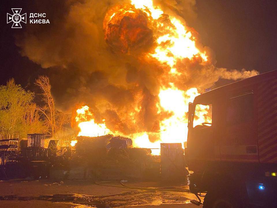 Наслідки атаки на Київ 16 квітня 2026