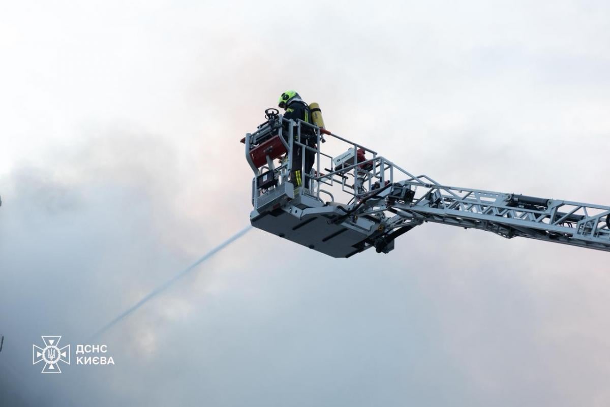 Наслідки атаки на Київ 16 квітня 2026