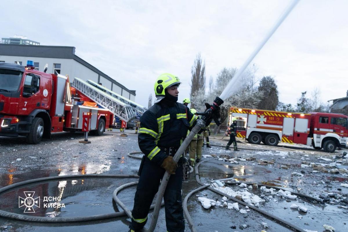 Наслідки атаки на Київ 16 квітня 2026