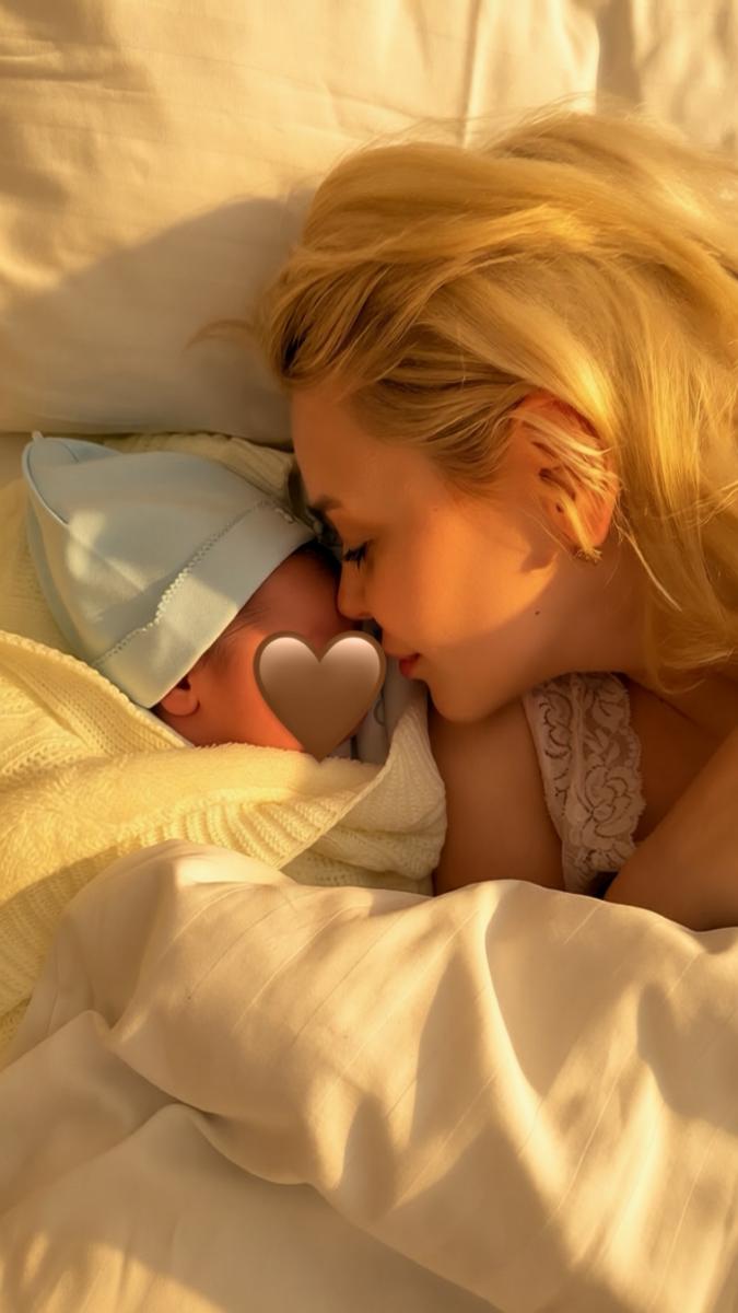 Аліна Гросу із сином