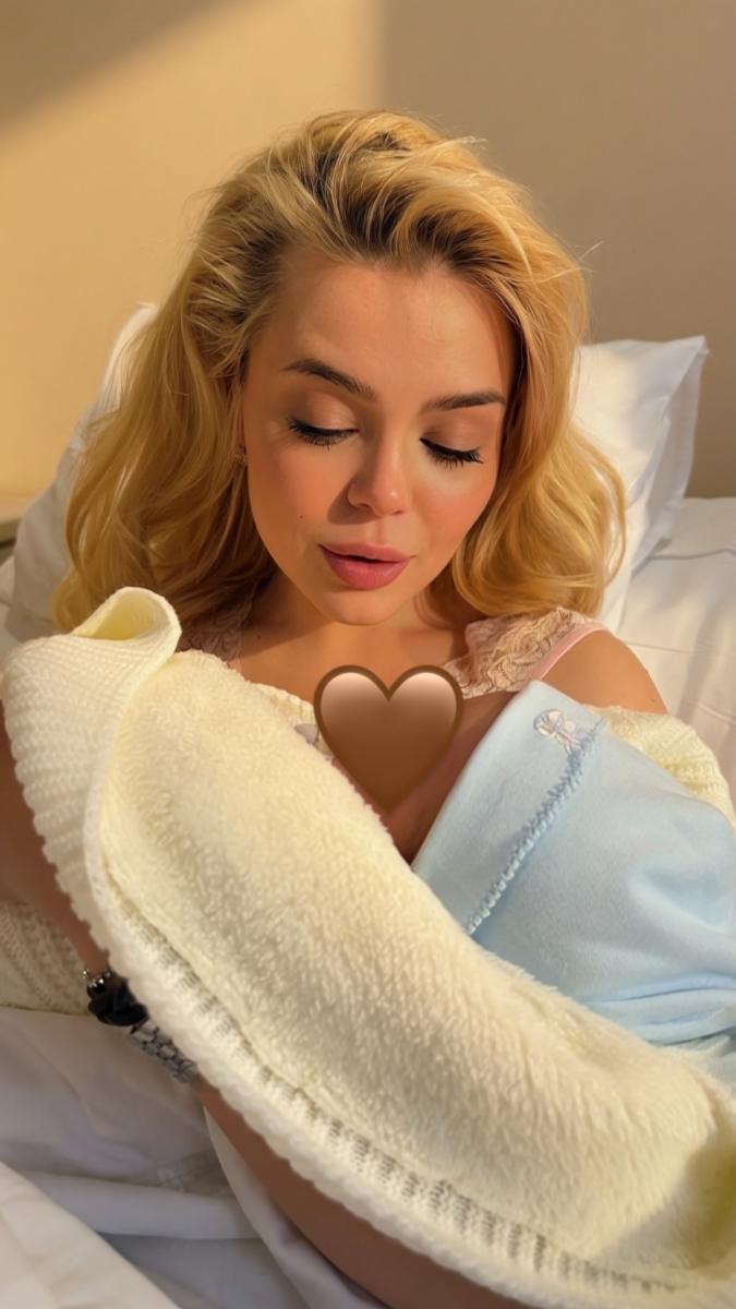 Аліна Гросу із сином