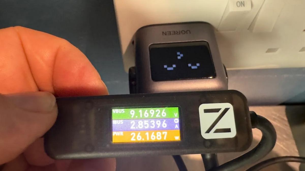 Важливо використовувати якісні кабелі та адаптери для бездротової зарядної станції