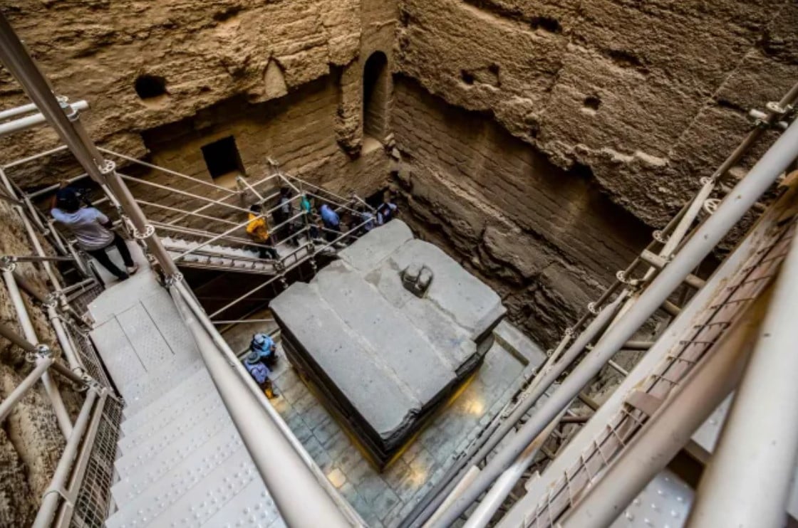 Гробниця розташовувалася всередині некрополя Саккара