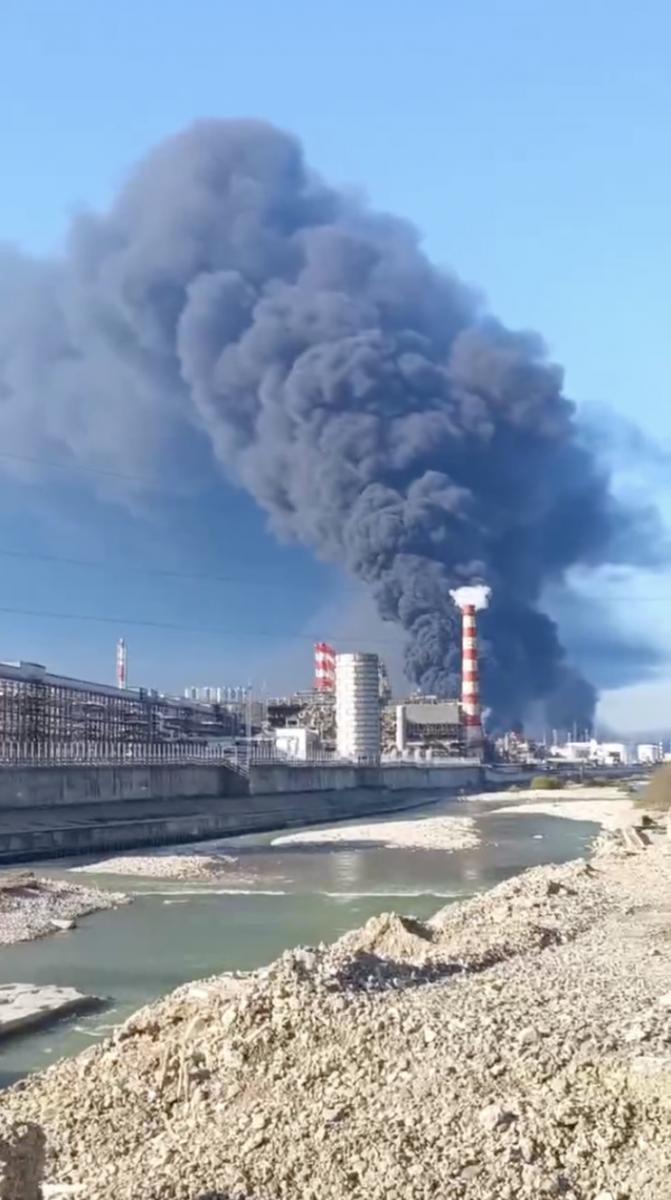 Пожежа на нафтопереробному заводі в Туапсе 