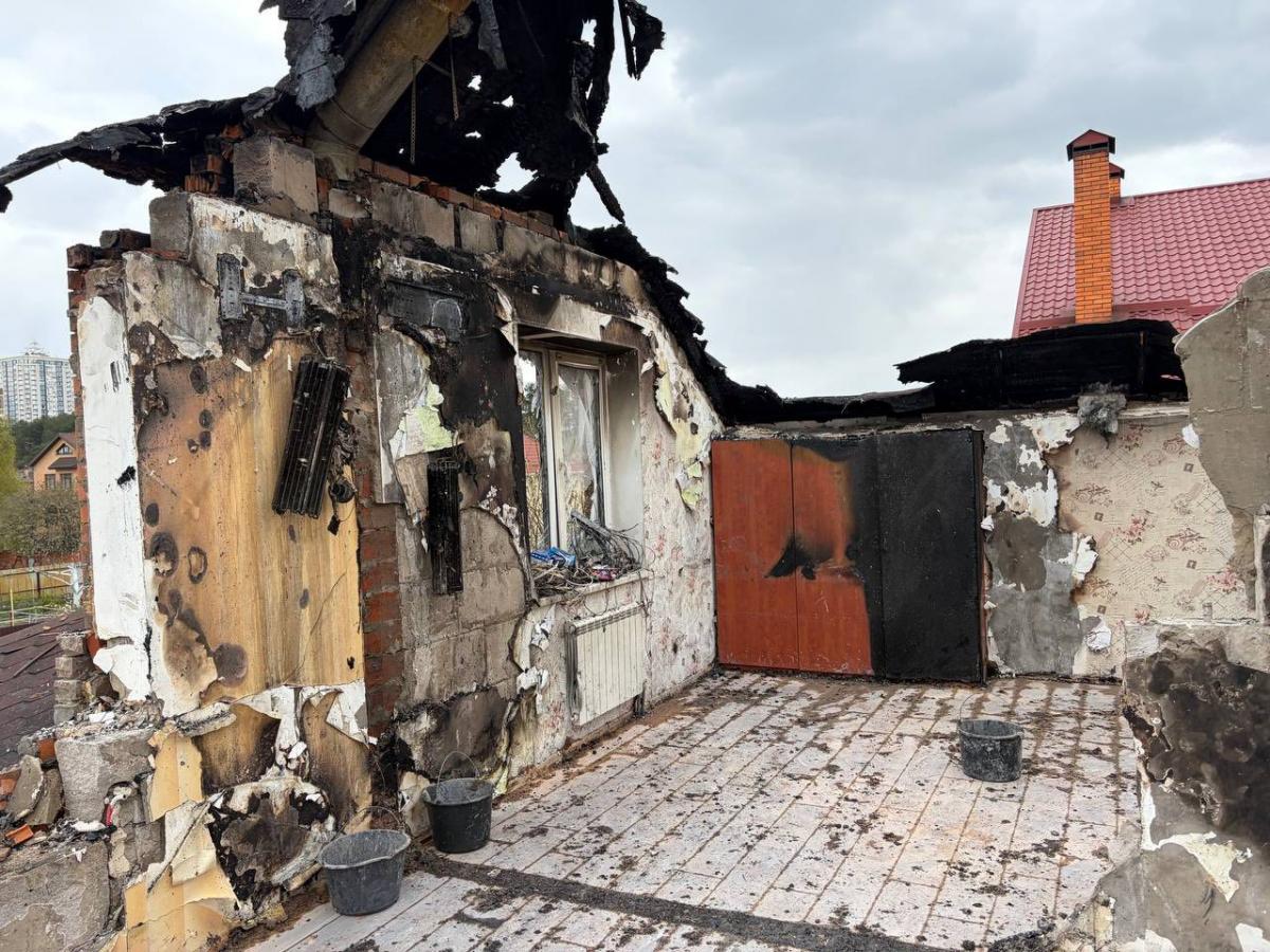 Наслідки атаки "Шахедів" по будинку "Флеша"