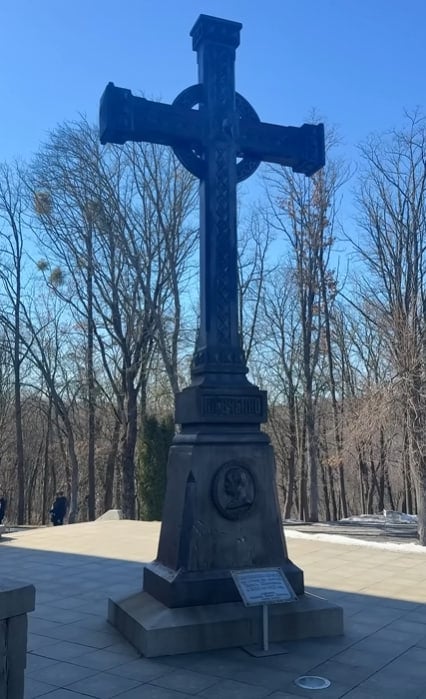 Не той Шевченко: що приховали на могилі Кобзаря у Каневі і при чому тут Кремль