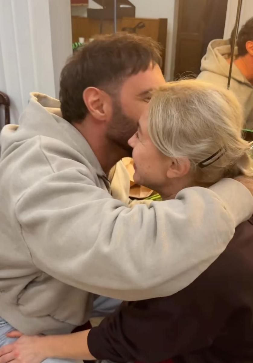 Віталій Козловський запросив сестру на концерт