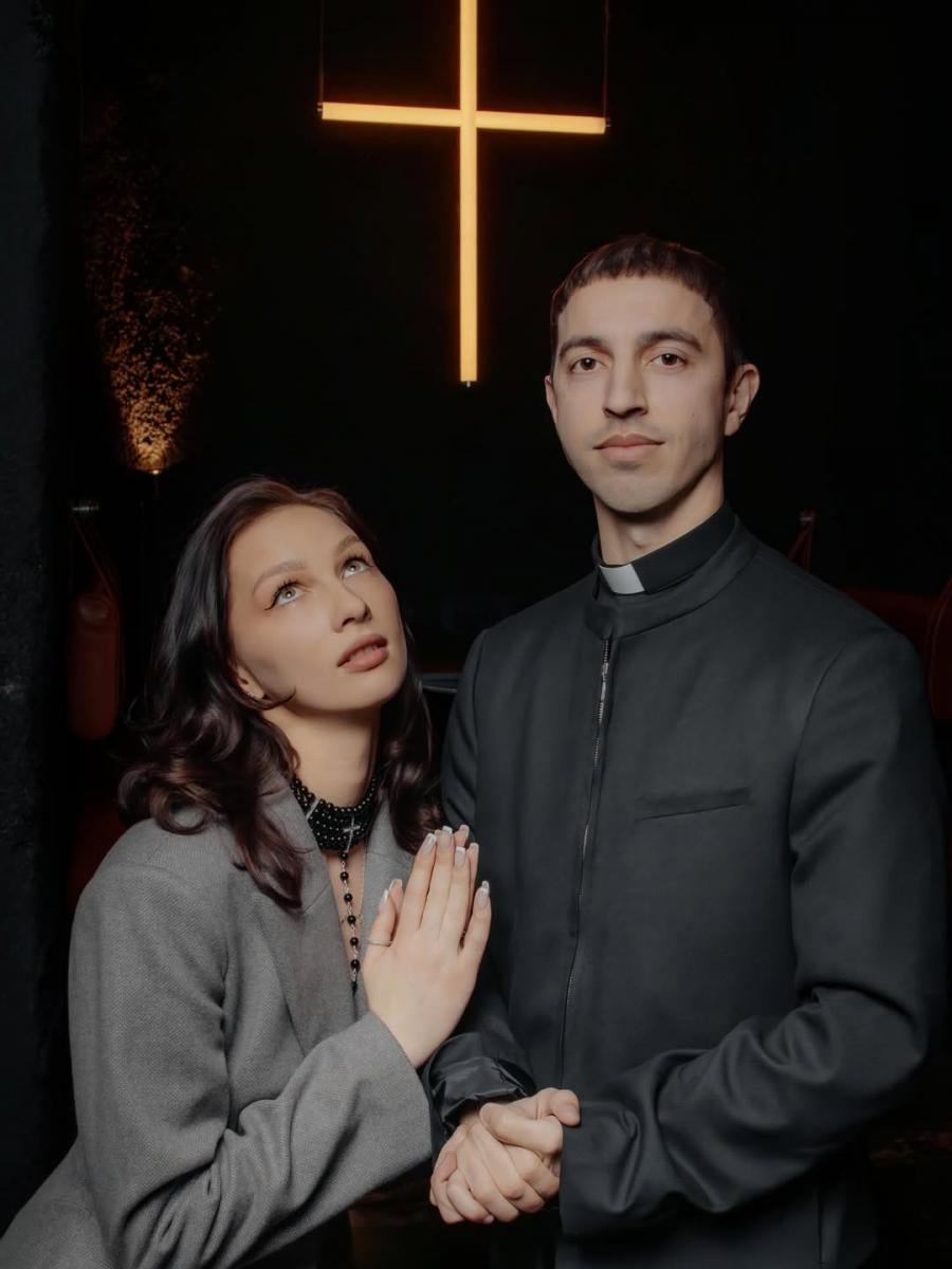 Іван Люленов у ролі священика