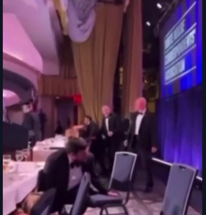 Трамп упав, а гості ховалися під столами: всі деталі стрілянини у США