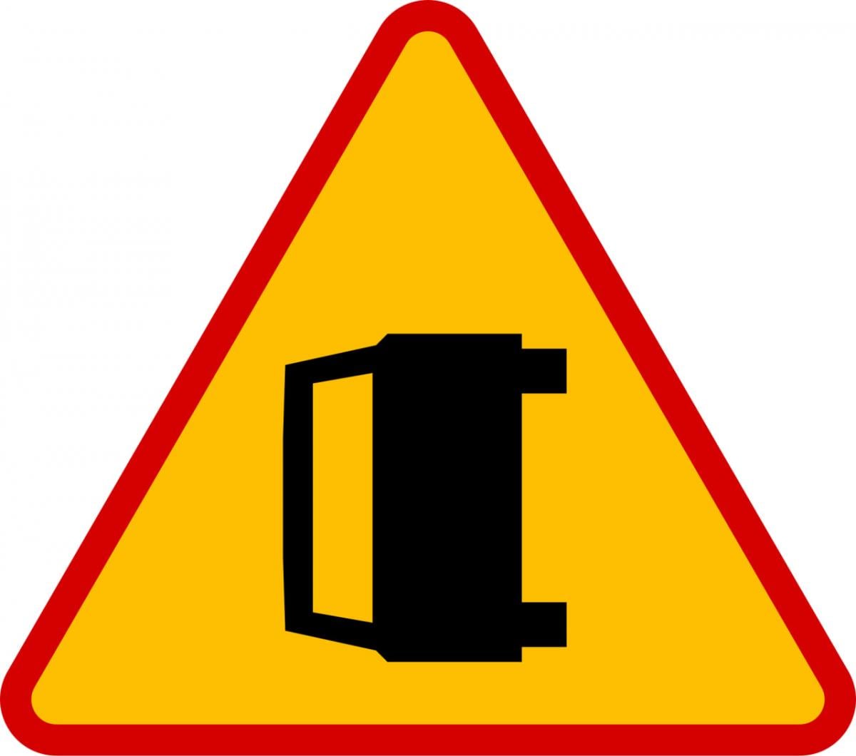 Дорожній знак з перевернутим авто спантеличує водіїв: що він означає