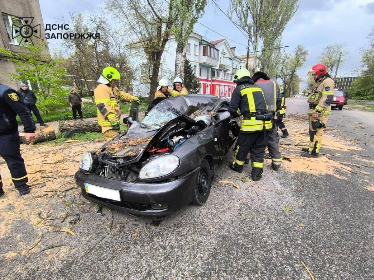 Последствия непогоды в Запорожье 26 апреля