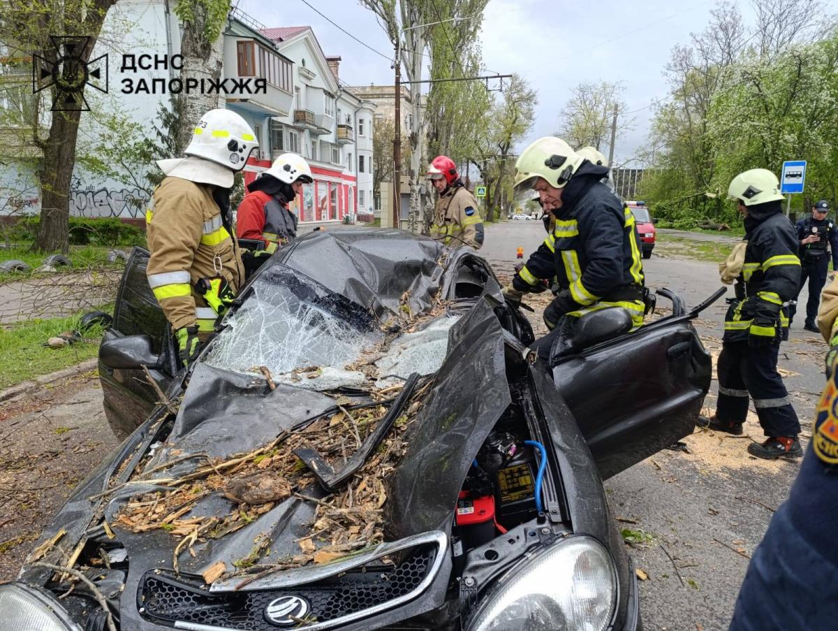 Последствия непогоды в Запорожье 26 апреля