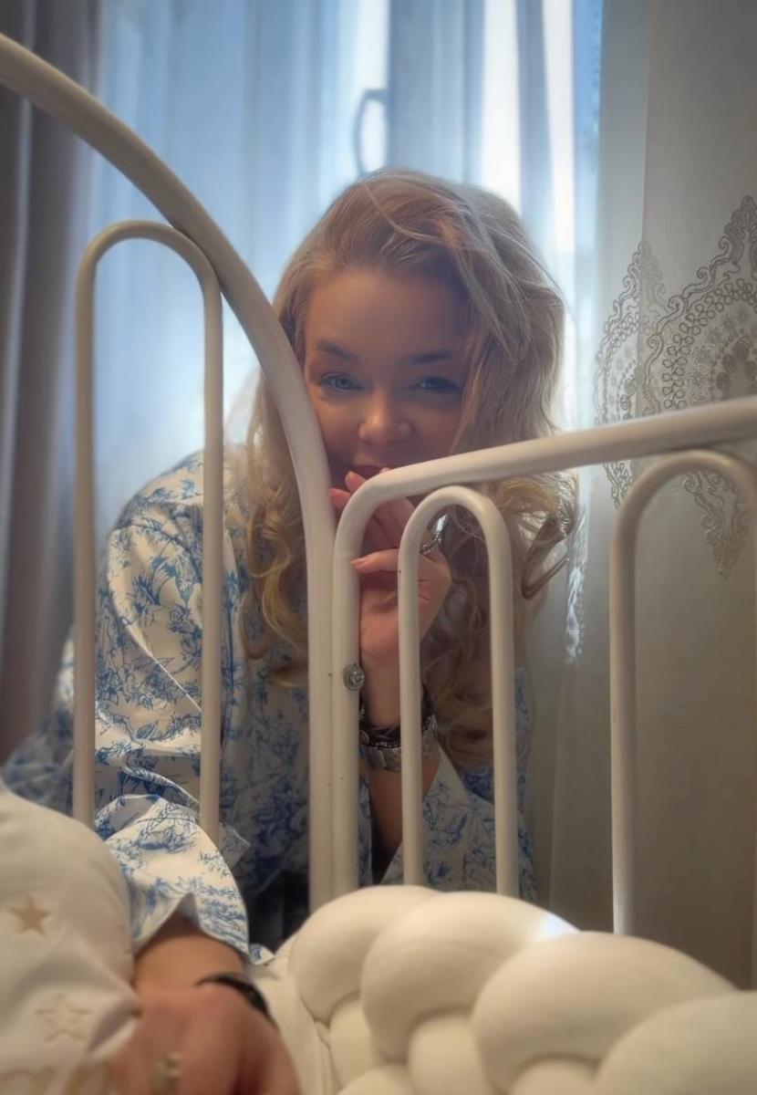 Аліна Гросу народила сина