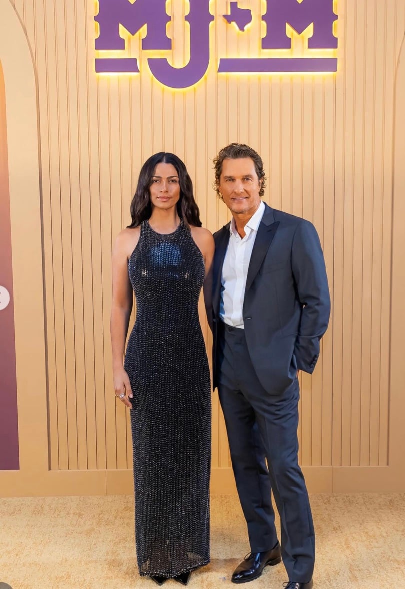 Макконахі з дружиною з'явилися на власному публічному заході 