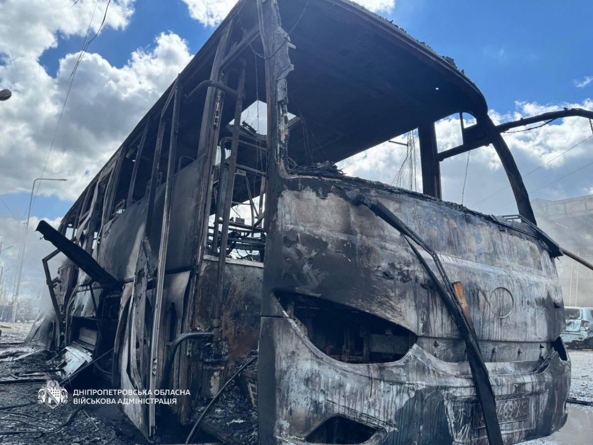 Последствия удара по Днепру 30 апреля