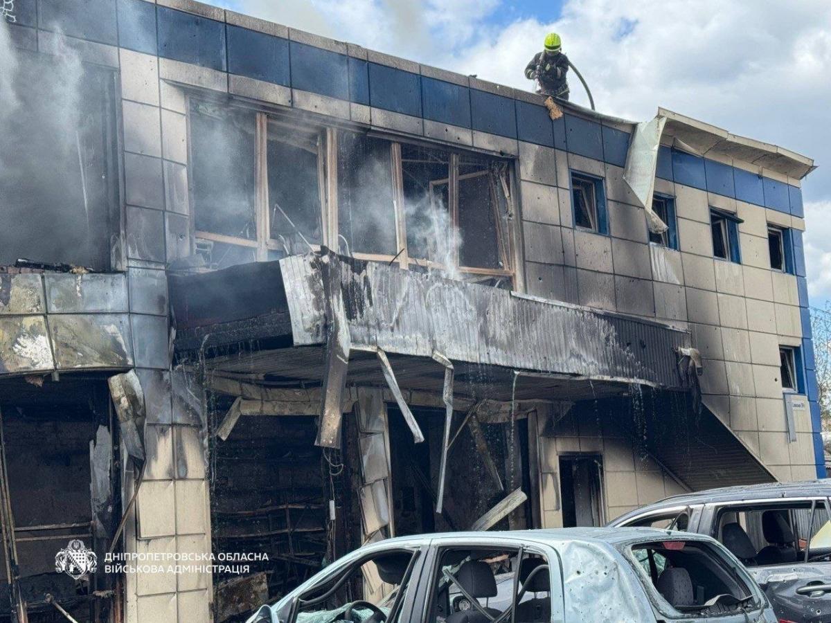 Последствия удара по Днепру 30 апреля
