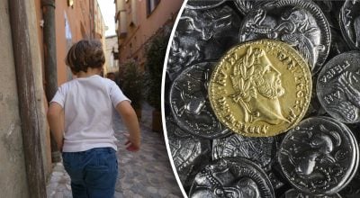 Підліток помітив на землі невелику старовинну монету
