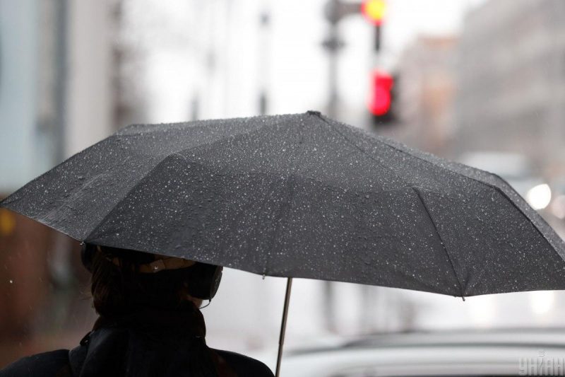 На Полтавщину надвигаются дожди: синоптики предупредили, что будет с температурой