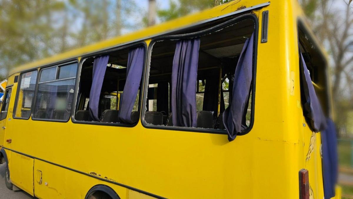 Удари по маршрутках в Херсоні