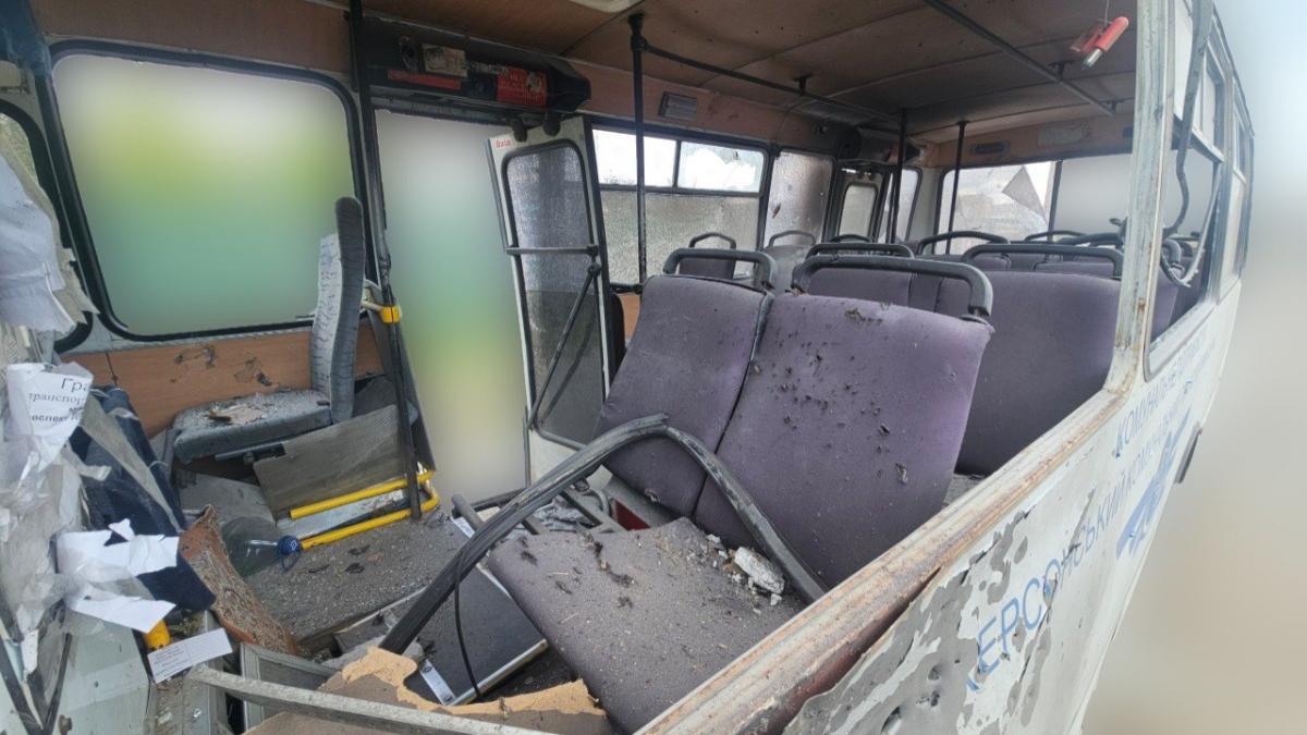 Удари по маршрутках в Херсоні